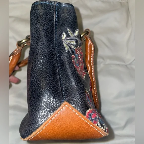 Patricia Nash Black Leather Satchel with Floral Embroidery and Matching Wallet - Picture 5 of 14